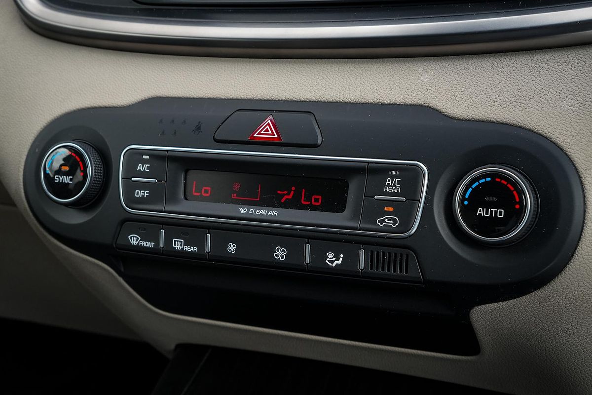 2018 Kia Sorento SLi UM
