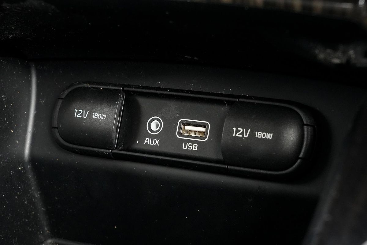 2018 Kia Sorento SLi UM