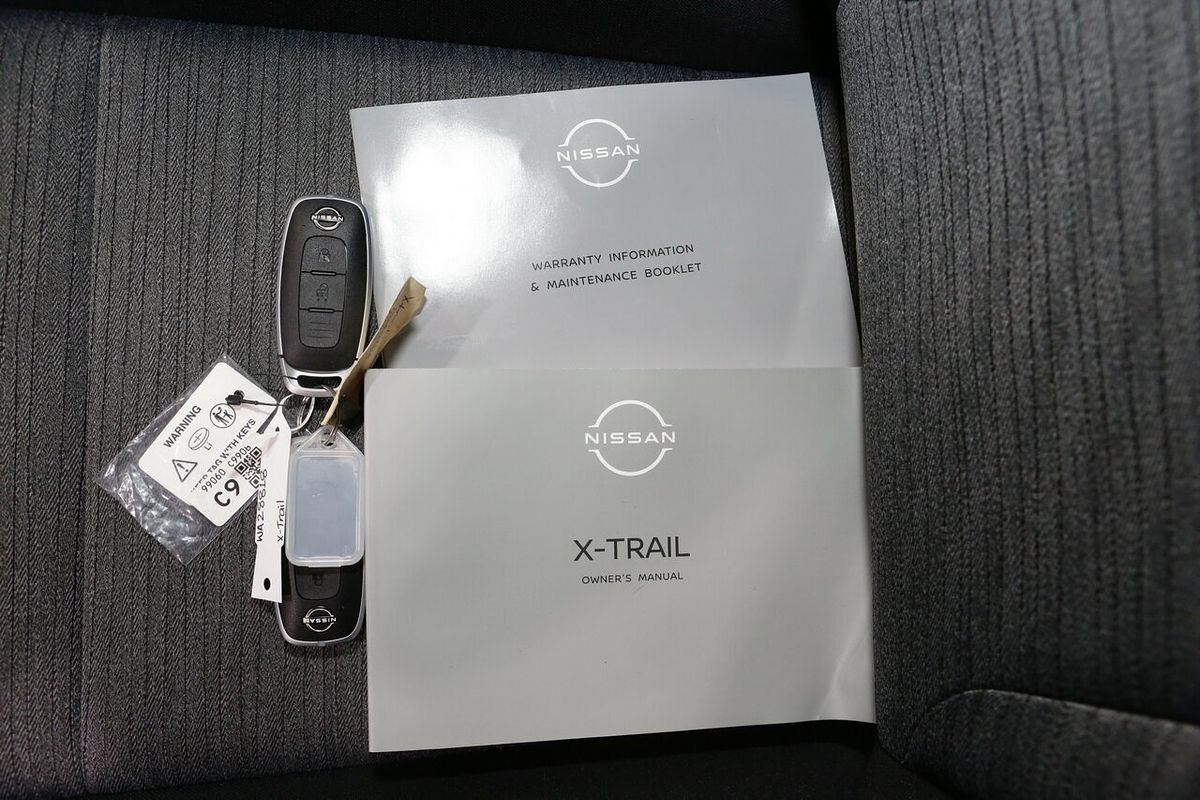 2025 Nissan X-TRAIL ST T33