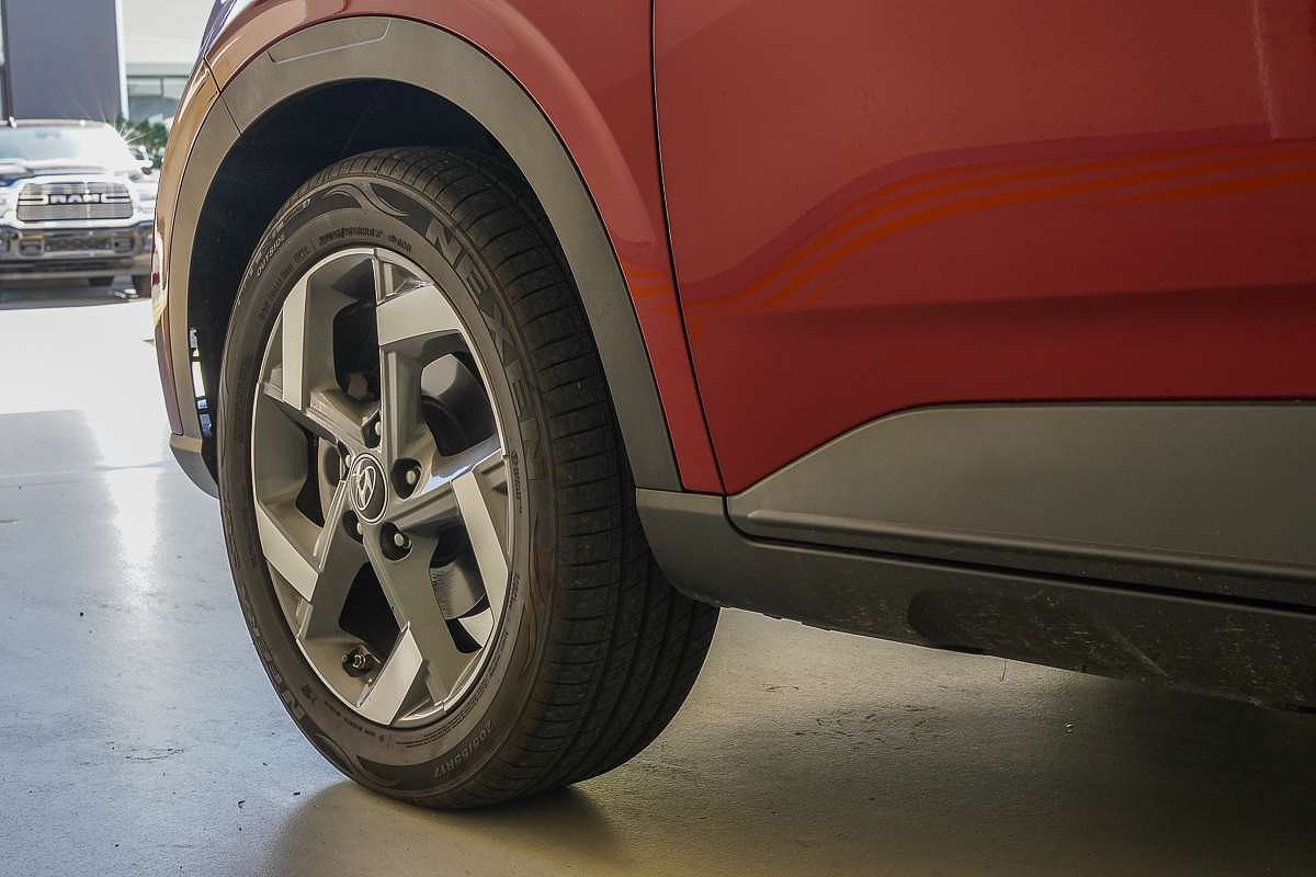 2024 Hyundai Venue Elite QX.V5