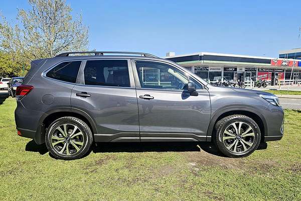 2021 Subaru Forester 2.5i Premium S5
