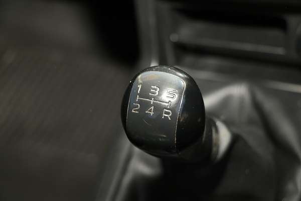 2013 Isuzu D-MAX SX Rear Wheel Drive
