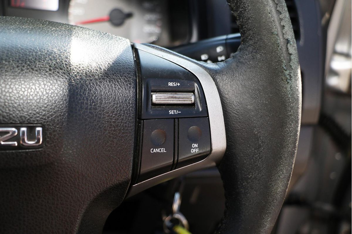 2013 Isuzu D-MAX SX Rear Wheel Drive