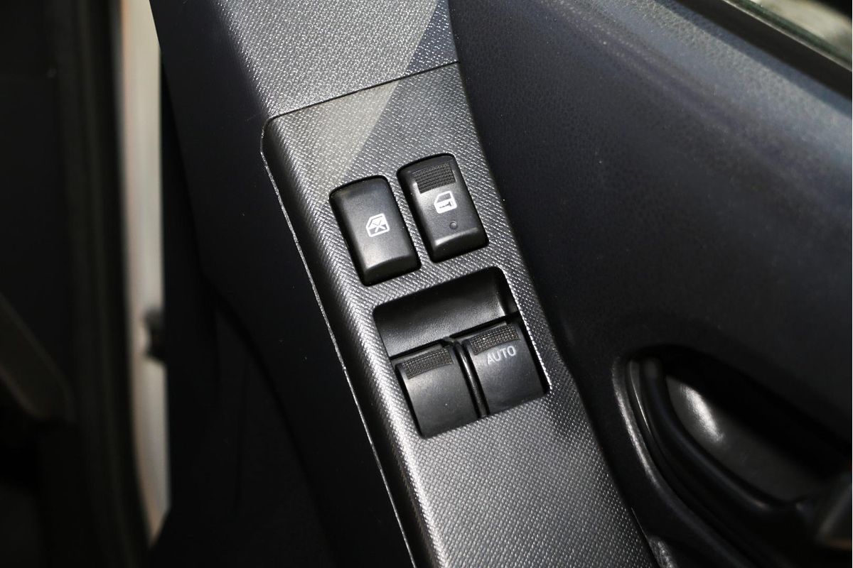 2013 Isuzu D-MAX SX Rear Wheel Drive