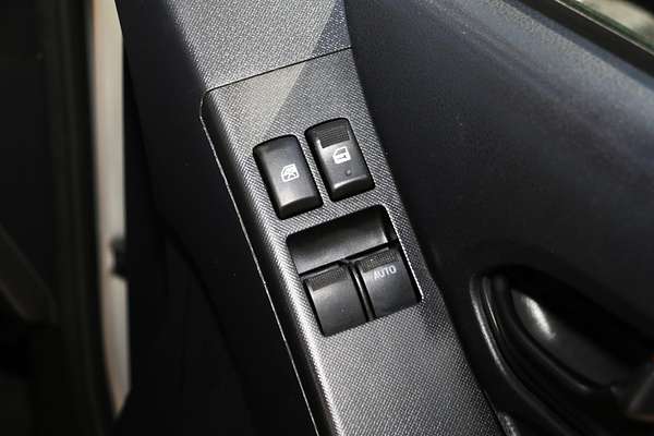 2013 Isuzu D-MAX SX Rear Wheel Drive