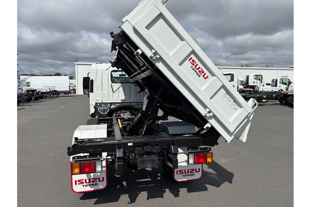 2025 Isuzu N Series NMR 60/45-150 Tri-Tipper SWB