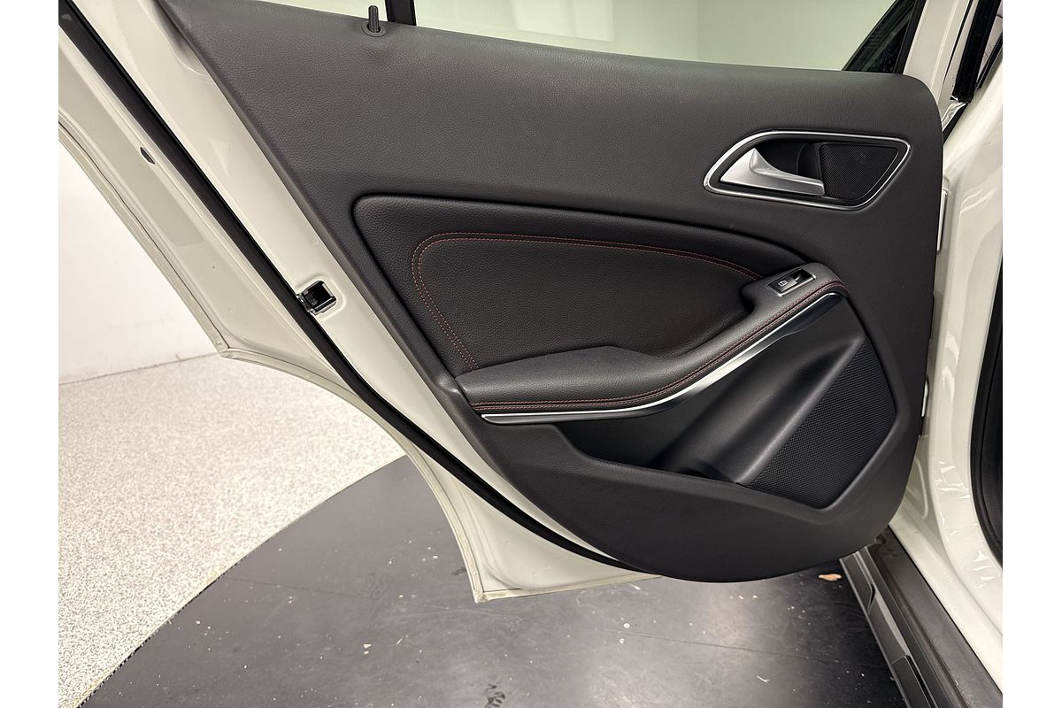 2015 Mercedes-Benz GLA-Class GLA250 X156