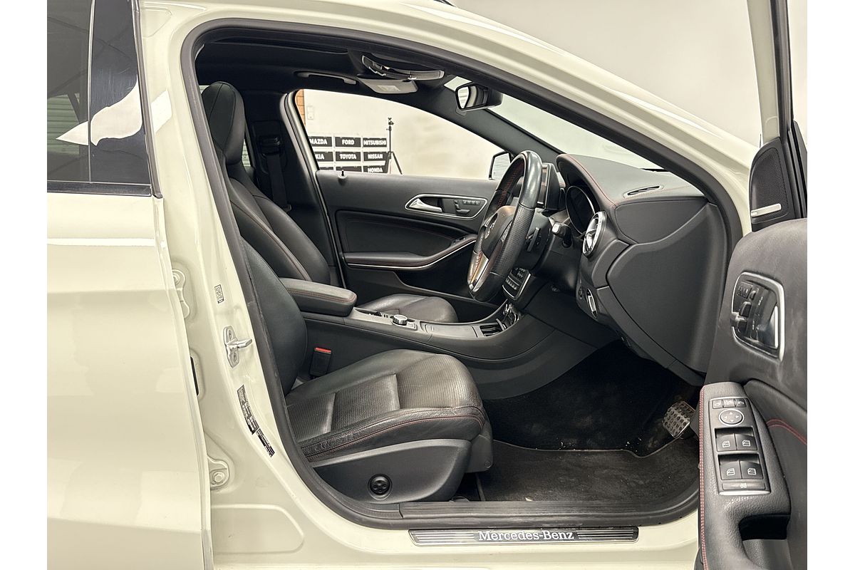 2015 Mercedes-Benz GLA-Class GLA250 X156