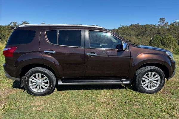 2017 Isuzu MU-X LS-T