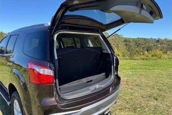 2017 Isuzu MU-X LS-T
