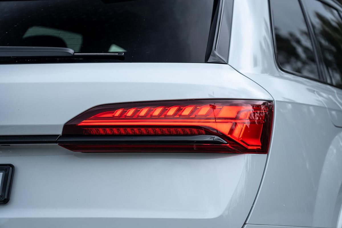 2025 Audi SQ7 TFSI 4M