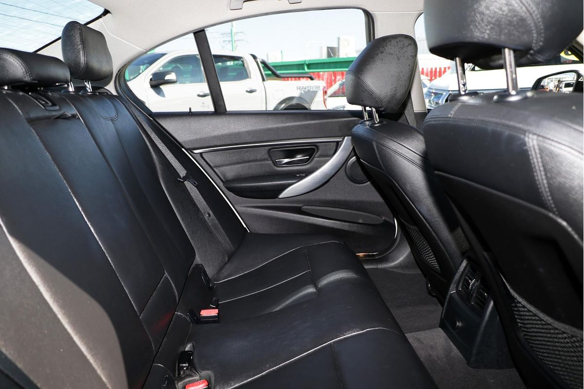 2014 BMW 3 Series 320i F30