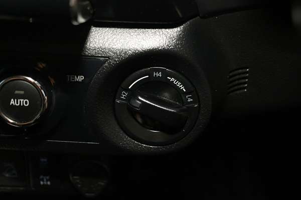 2020 Toyota Hilux SR5 GUN126R 4X4