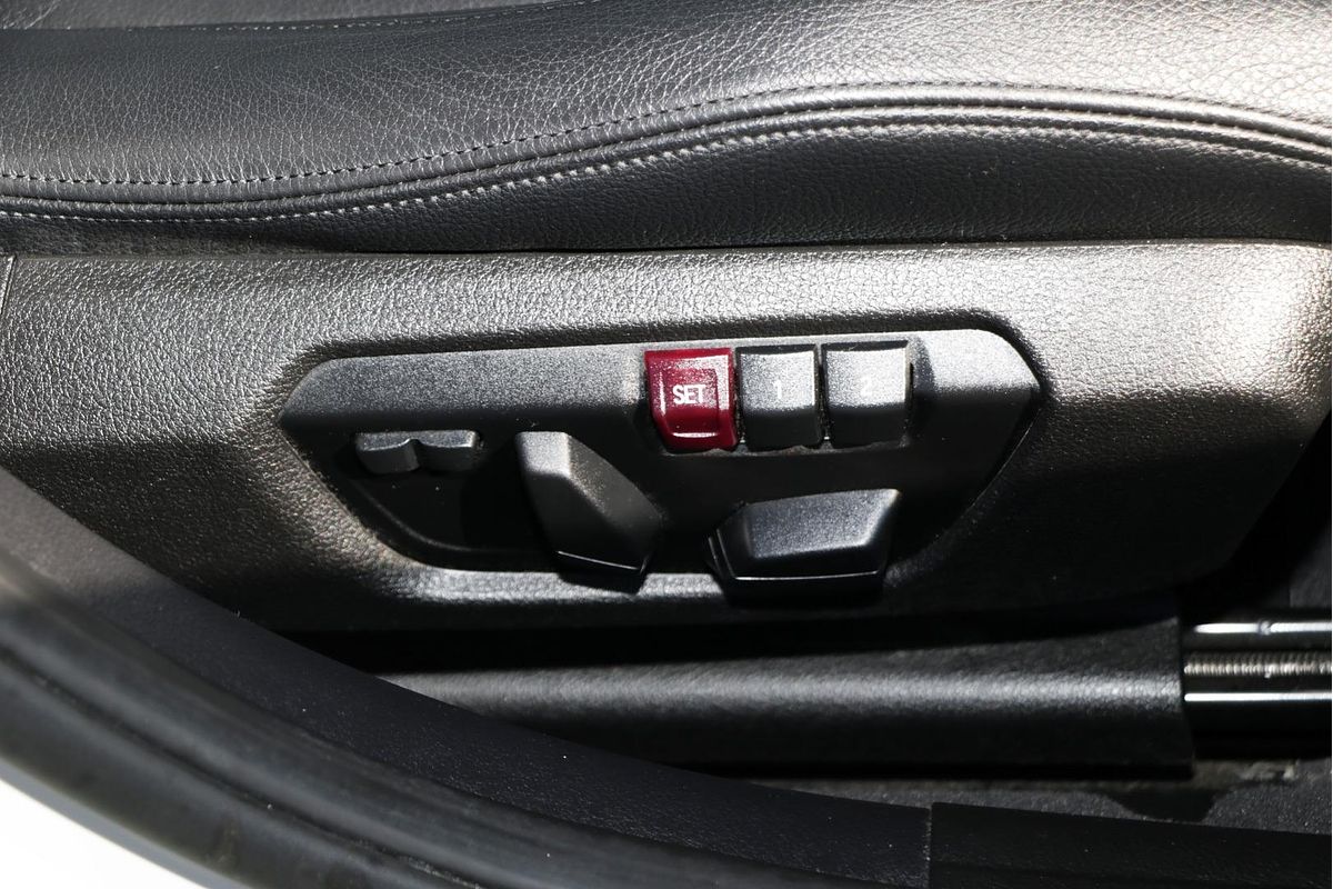 2014 BMW 3 Series 320i F30
