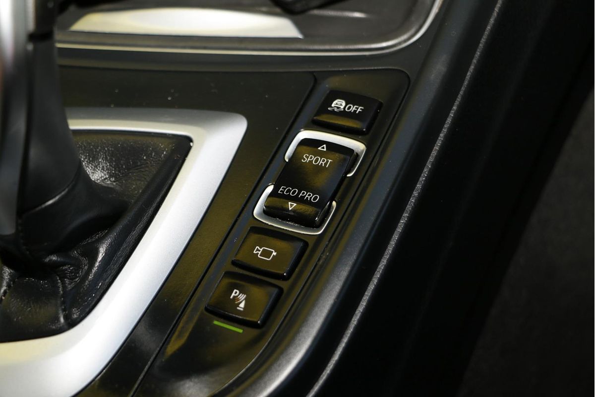 2014 BMW 3 Series 320i F30