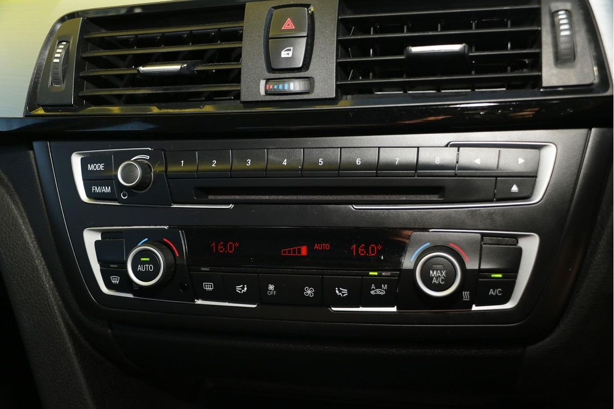 2014 BMW 3 Series 320i F30