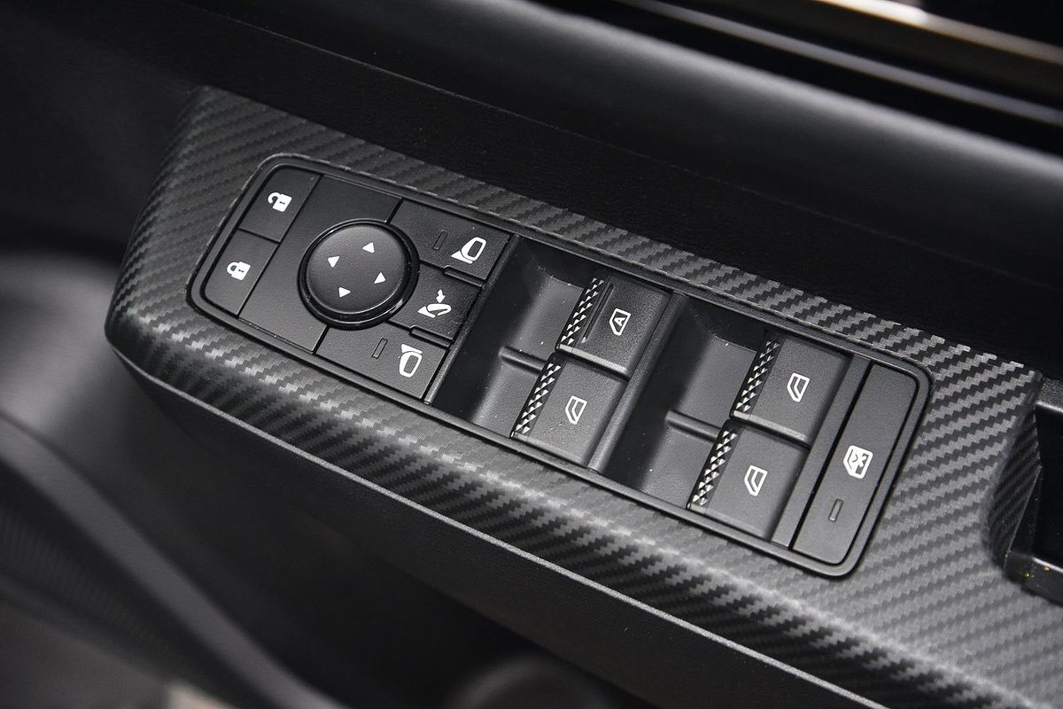 2025 Mitsubishi Triton GSR MV 4X4