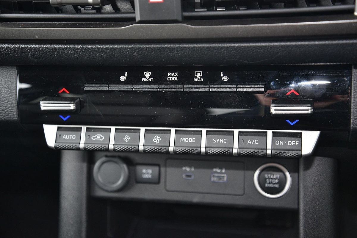2025 Mitsubishi Triton GSR MV 4X4