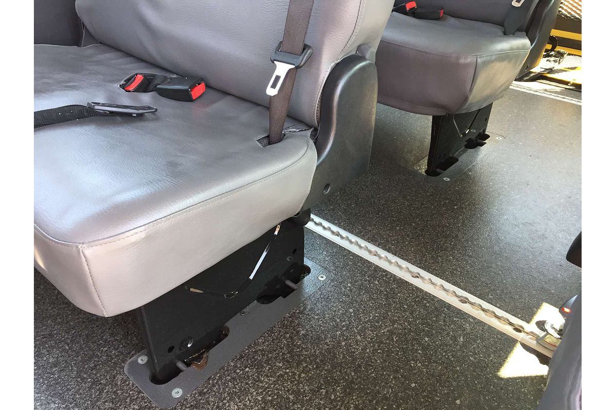 2016 Toyota Hiace COMMUTER KDH223R MY16