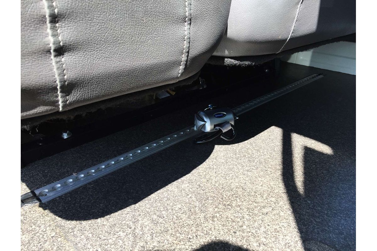 2016 Toyota Hiace COMMUTER KDH223R MY16