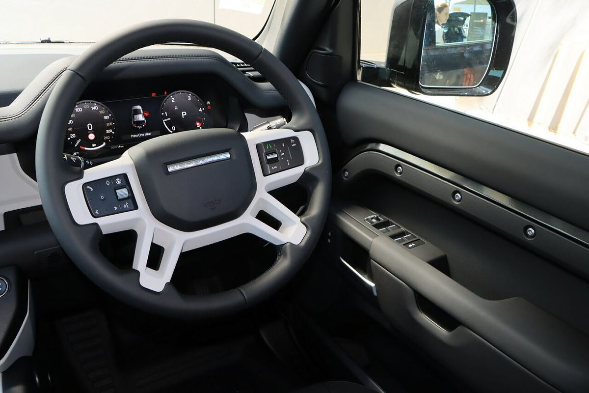 2025 Land Rover Defender 110 D250 S L663