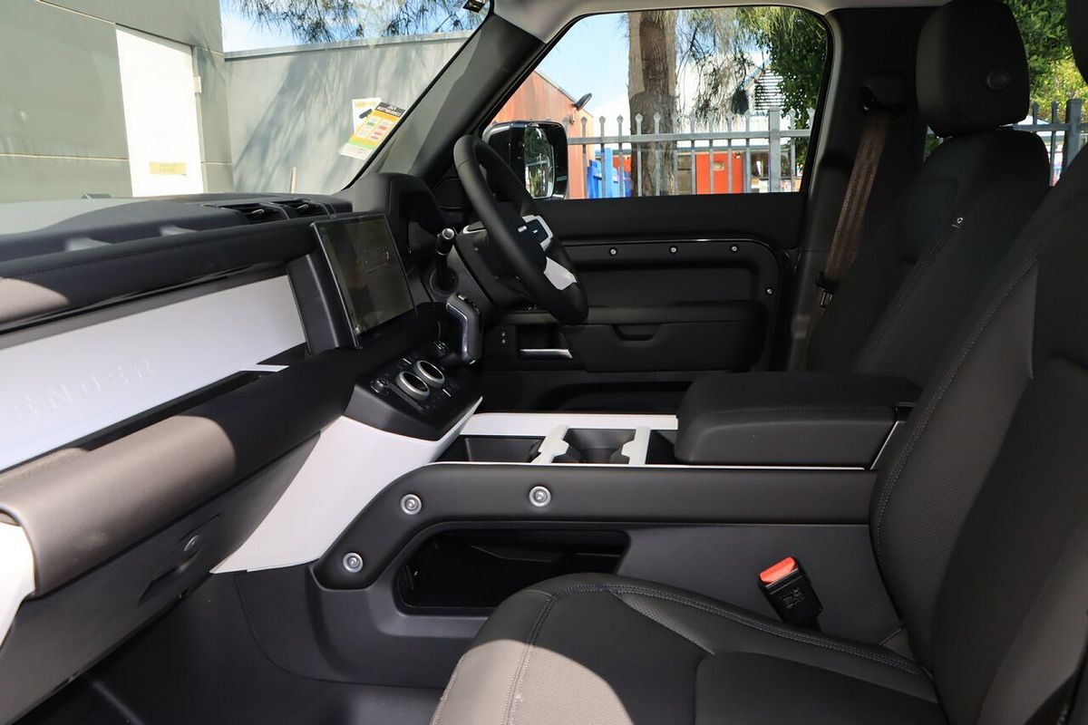 2025 Land Rover Defender 110 D250 S L663