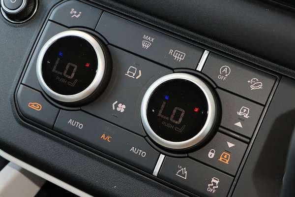 2025 Land Rover Defender 110 D250 S L663