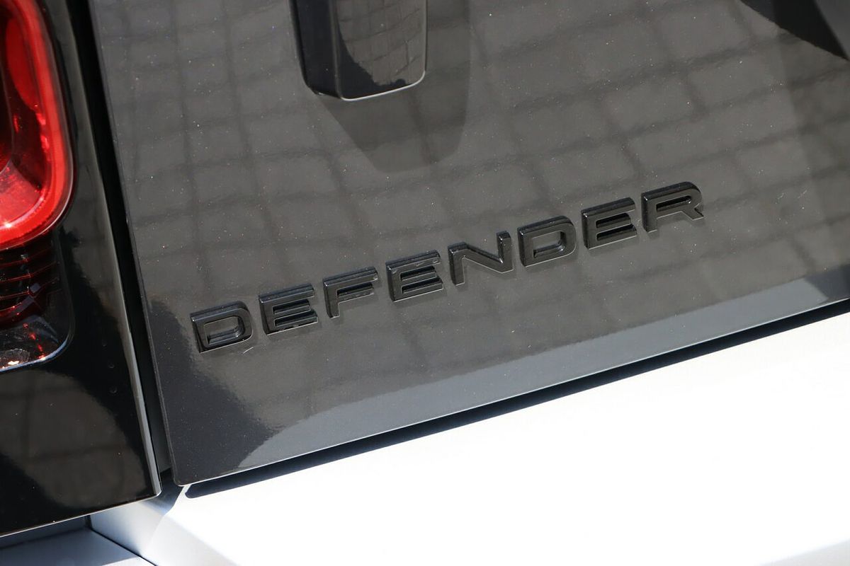 2025 Land Rover Defender 110 D250 S L663
