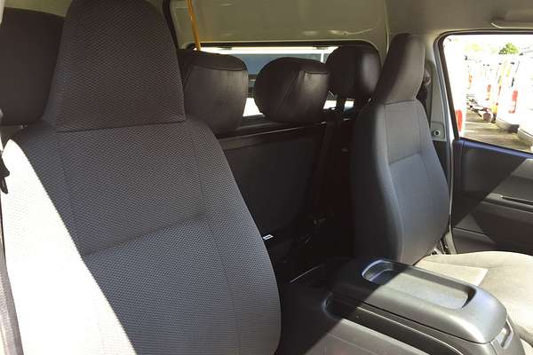 2018 Toyota Hiace Commuter KDH223R ELWB High Roof