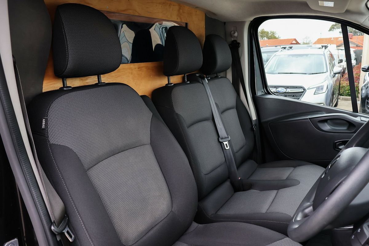2020 Mitsubishi Express GLX SN LWB