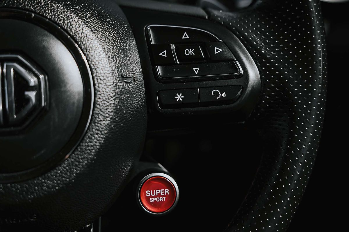 2022 MG HS Excite SAS23