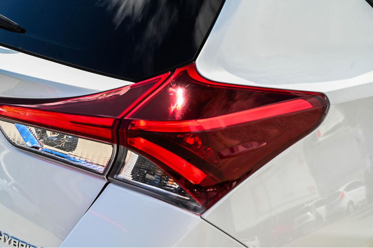 2017 Toyota Corolla Hybrid ZWE186R