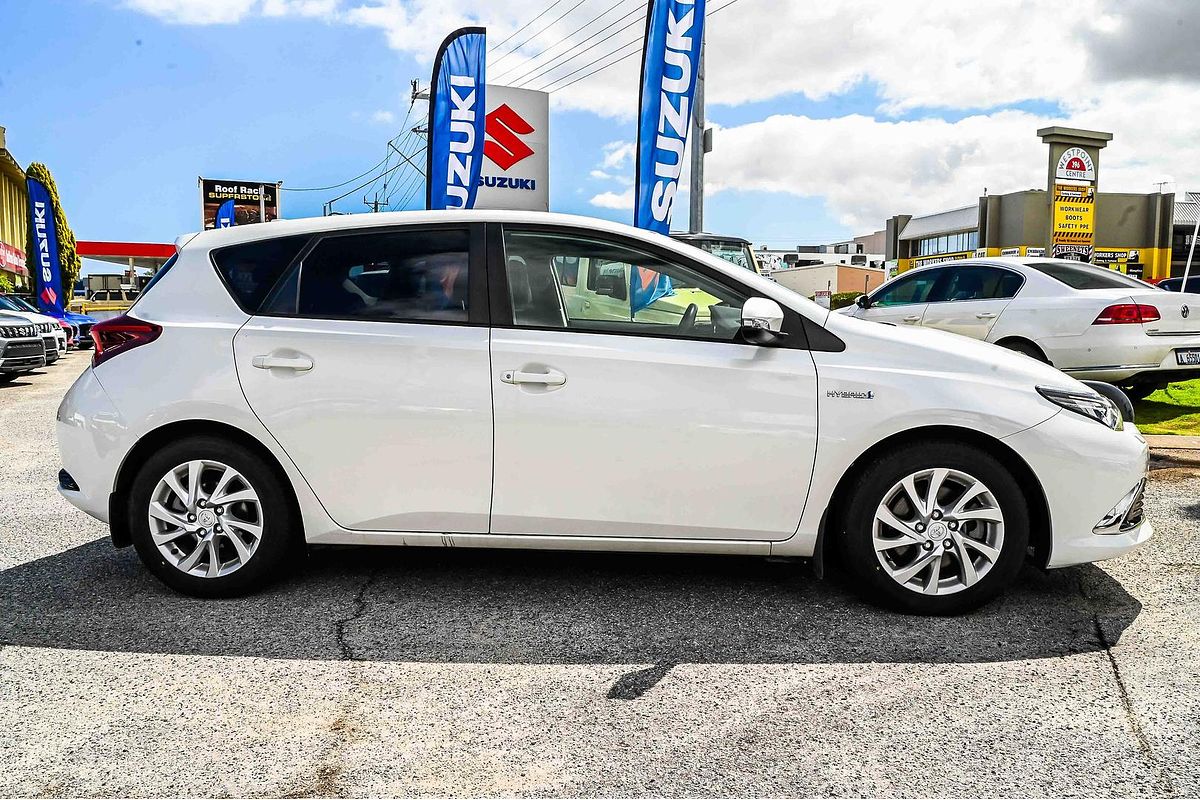 2017 Toyota Corolla Hybrid ZWE186R