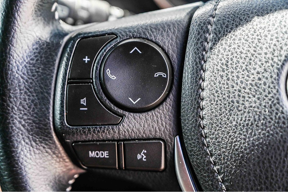 2017 Toyota Corolla Hybrid ZWE186R