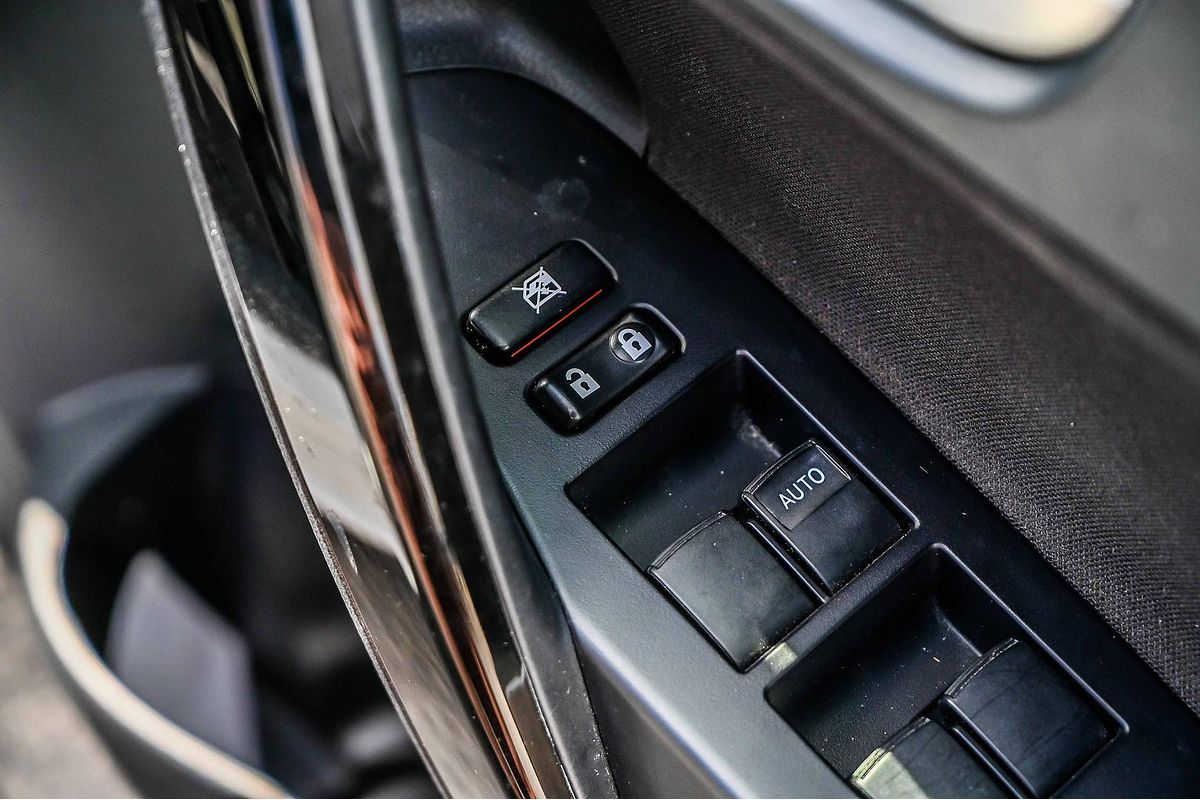 2017 Toyota Corolla Hybrid ZWE186R