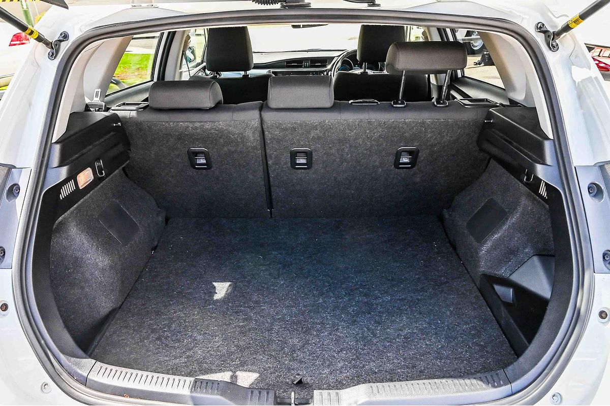 2017 Toyota Corolla Hybrid ZWE186R