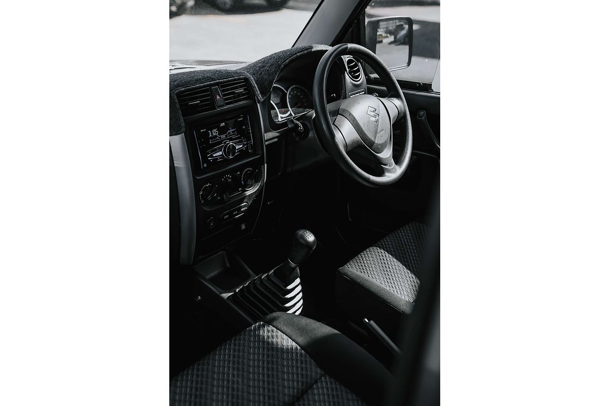 2015 Suzuki Jimny Sierra SN413 T6