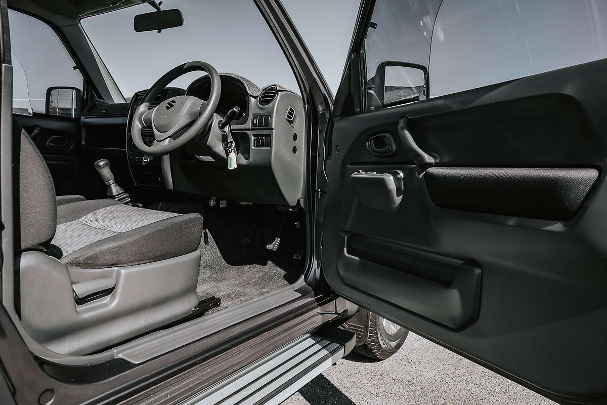 2015 Suzuki Jimny Sierra SN413 T6