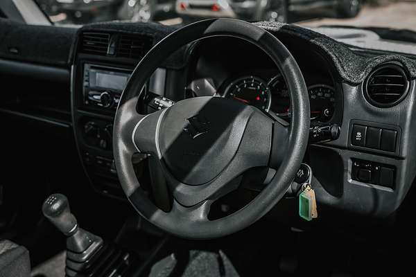 2015 Suzuki Jimny Sierra SN413 T6