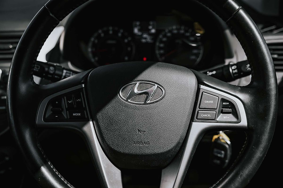 2019 Hyundai Accent Sport RB6