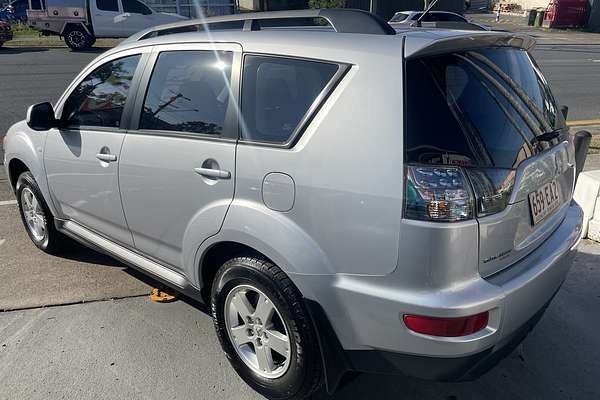 2011 Mitsubishi Outlander LS ZH