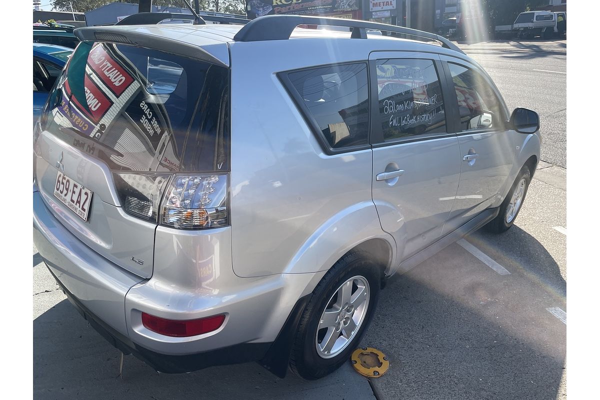 2011 Mitsubishi Outlander LS ZH