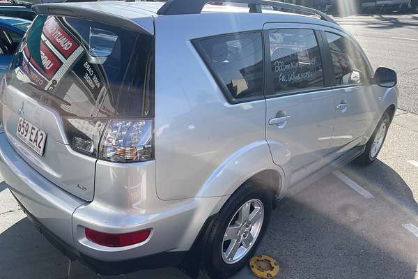 2011 Mitsubishi Outlander LS ZH