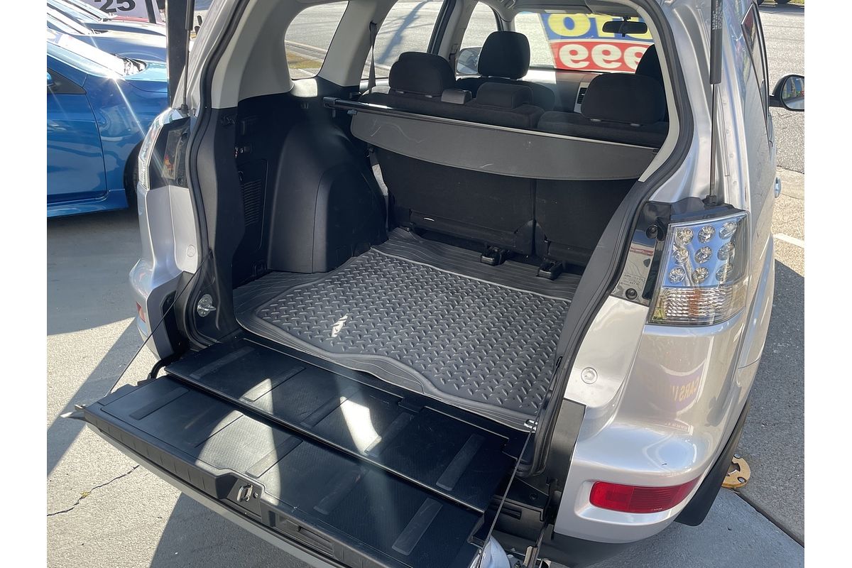 2011 Mitsubishi Outlander LS ZH