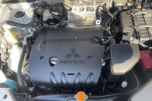 2011 Mitsubishi Outlander LS ZH