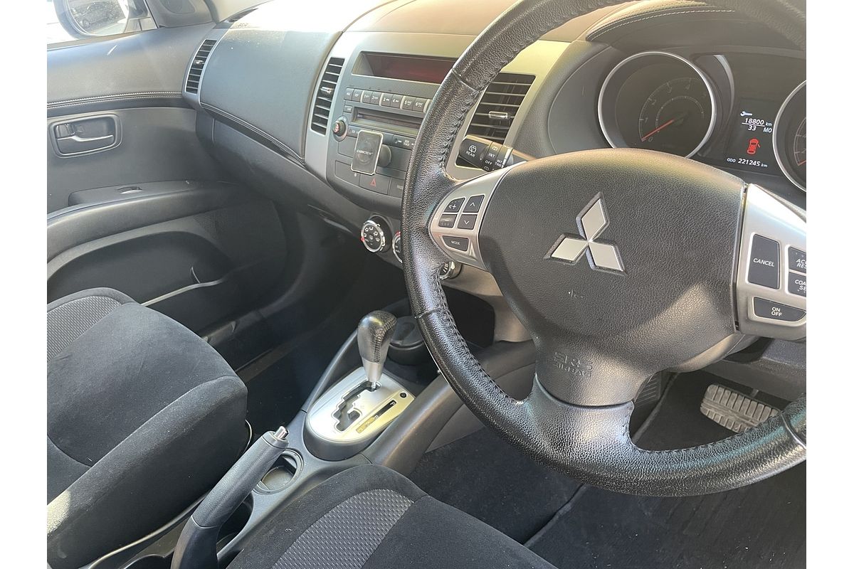 2011 Mitsubishi Outlander LS ZH