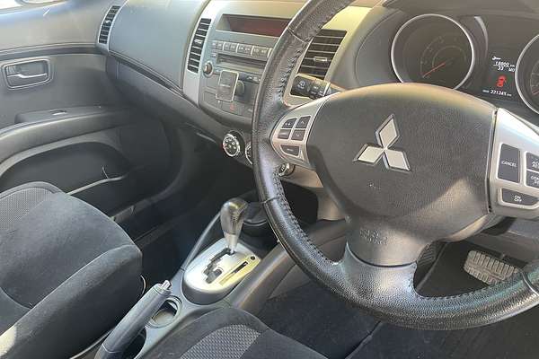 2011 Mitsubishi Outlander LS ZH