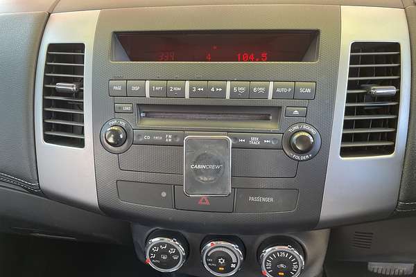 2011 Mitsubishi Outlander LS ZH