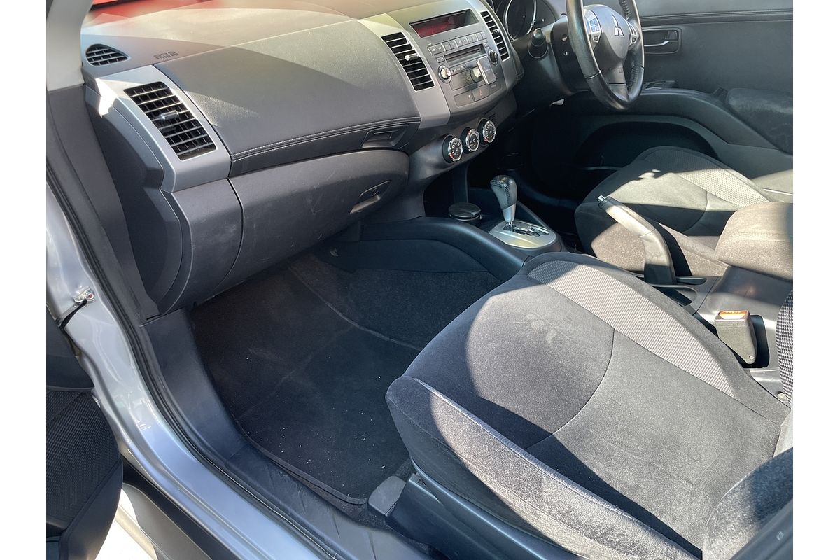 2011 Mitsubishi Outlander LS ZH