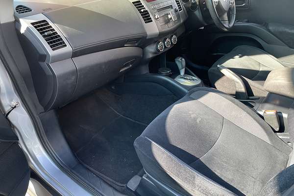 2011 Mitsubishi Outlander LS ZH
